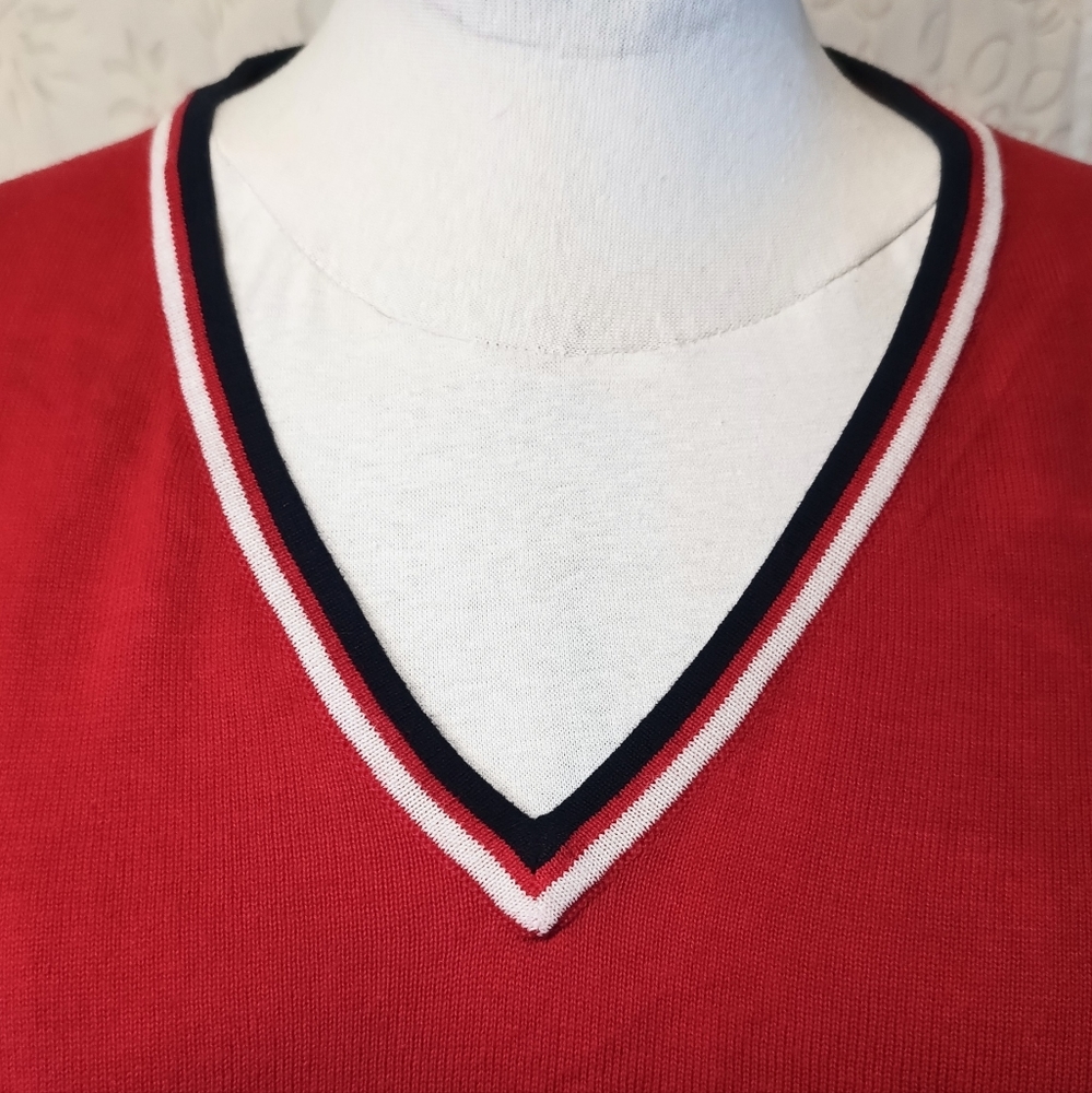 Tommy Hilfiger Long Sleeved Sweater, XL